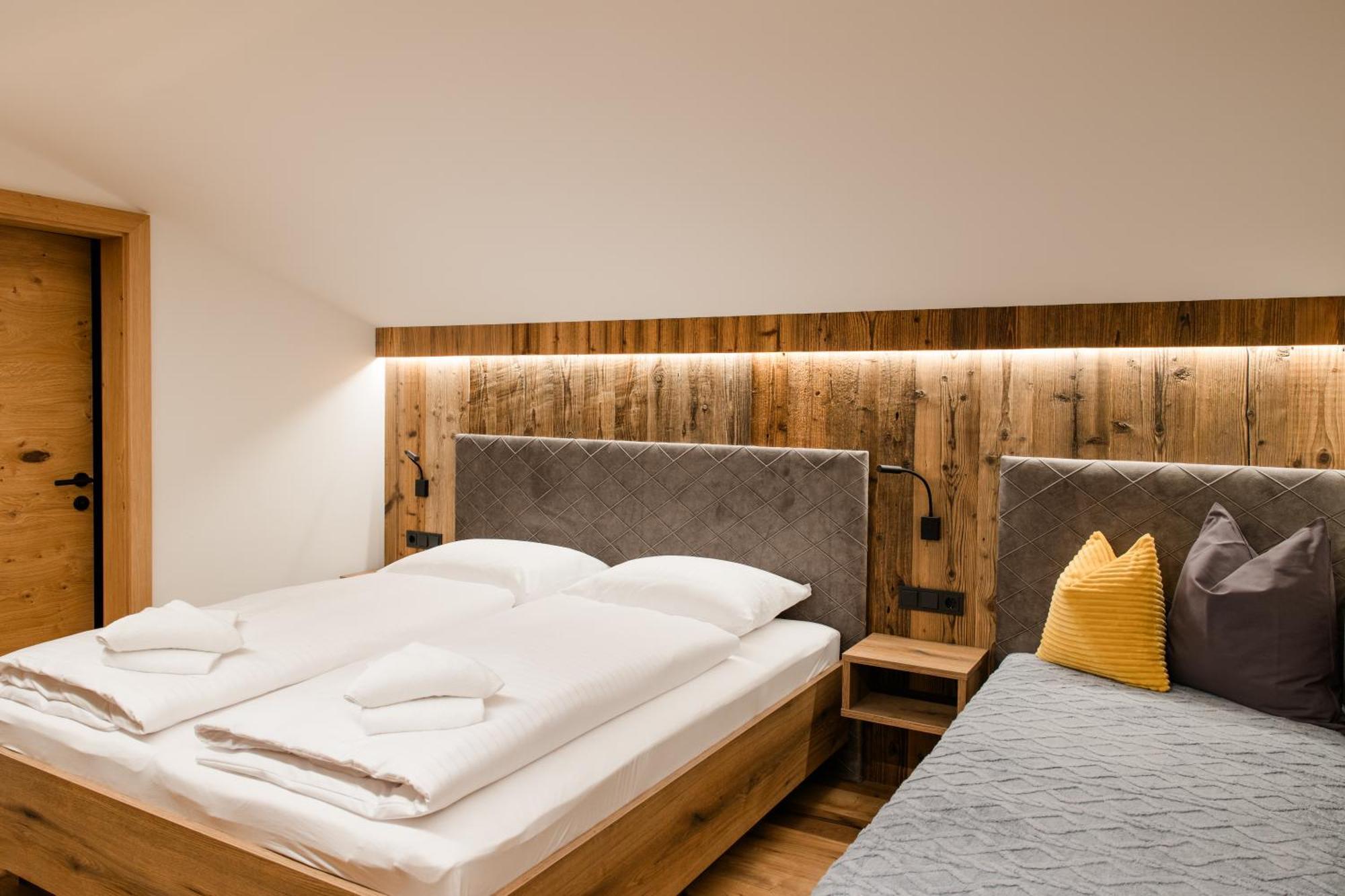 Two-Bedroom Apartment,1534137844:JPEG